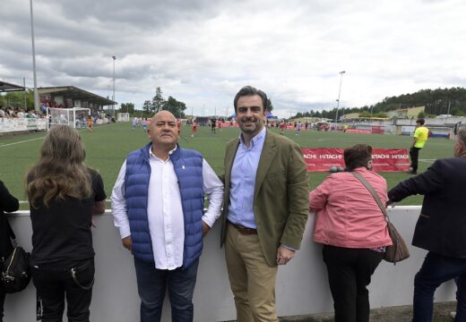 Diego Calvo asiste ao Torneo Hitachi Air Cup que reúne aos mellores equipos de fútbol de España da categoría benxamín